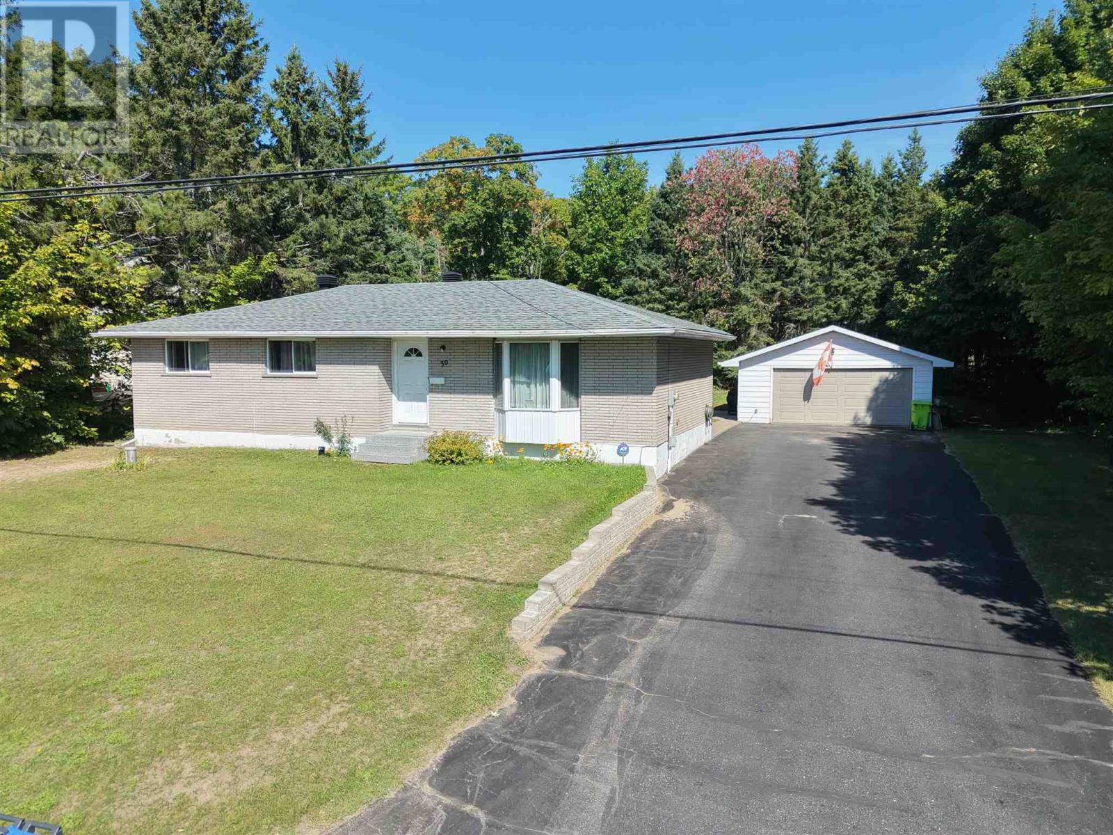 30 Foothill RD, Sault Ste. Marie, Ontario