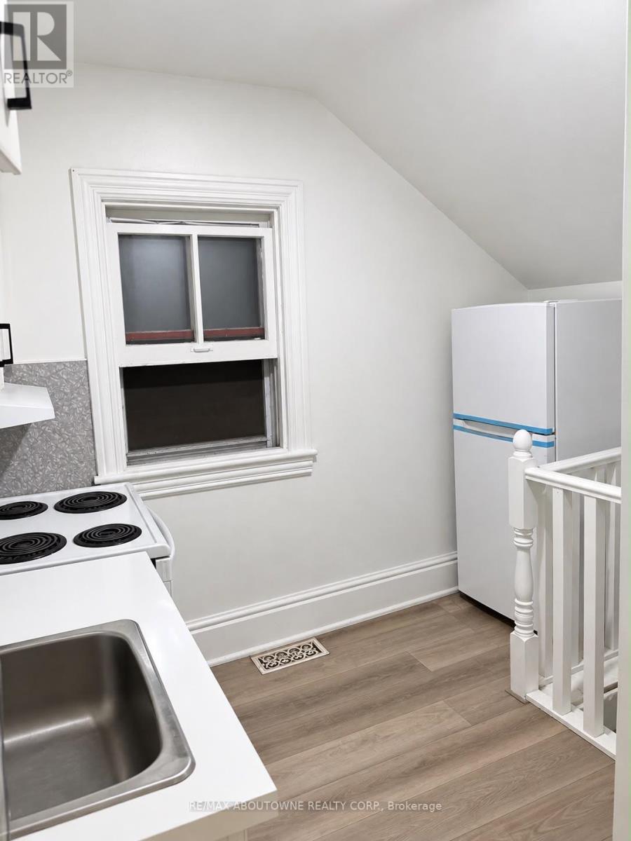 70 Wellington Street S, Hamilton, Ontario  L8N 2R1 - Photo 2 - X13774170