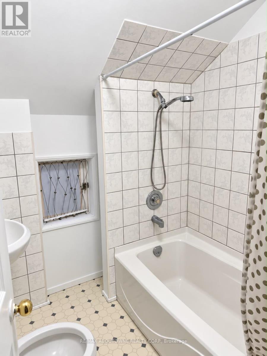 70 Wellington Street S, Hamilton, Ontario  L8N 2R1 - Photo 5 - X13774170
