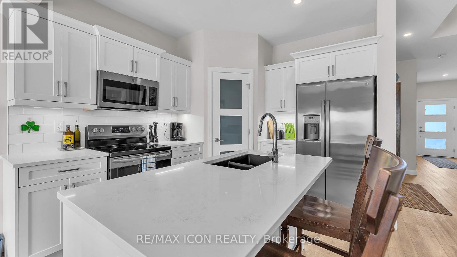 25 - 17 Nicholson Street, Lucan Biddulph, Ontario  N0M 2J0 - Photo 5 - X13808212