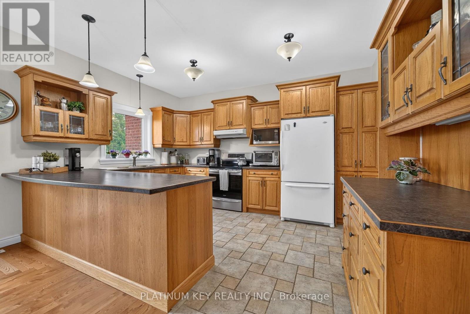 653 Peter Street, Strathroy-Caradoc, Ontario  N0L 1T0 - Photo 18 - X13808320