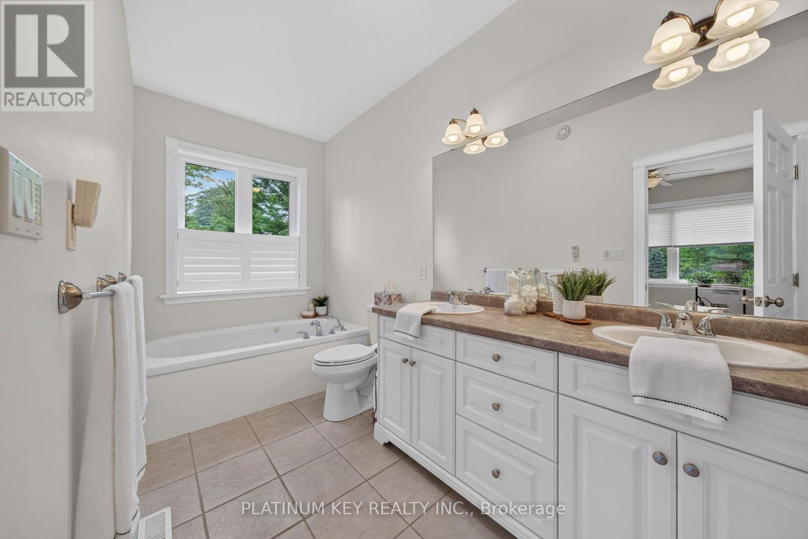 653 Peter Street, Strathroy-Caradoc, Ontario  N0L 1T0 - Photo 23 - X13808320