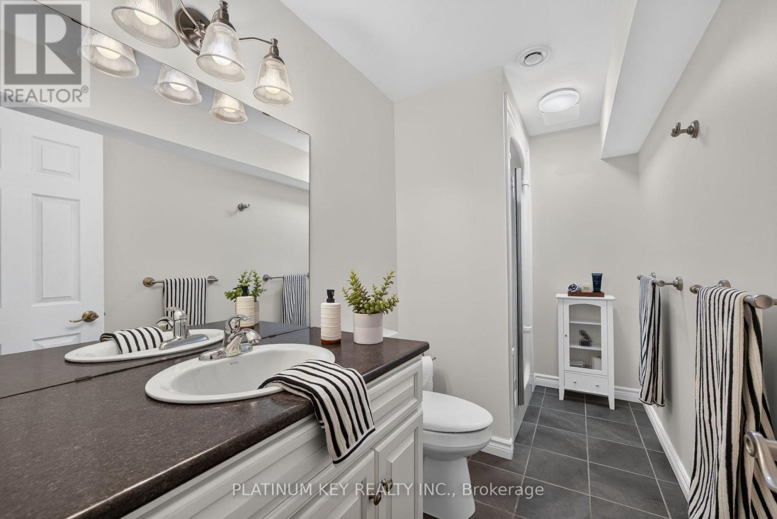 653 Peter Street, Strathroy-Caradoc, Ontario  N0L 1T0 - Photo 32 - X13808320