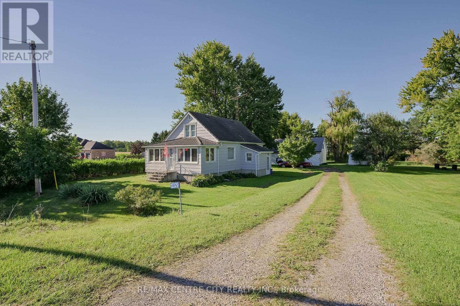 12329 Graham Road, West Elgin, Ontario  N0L 2P0 - Photo 3 - X13808420