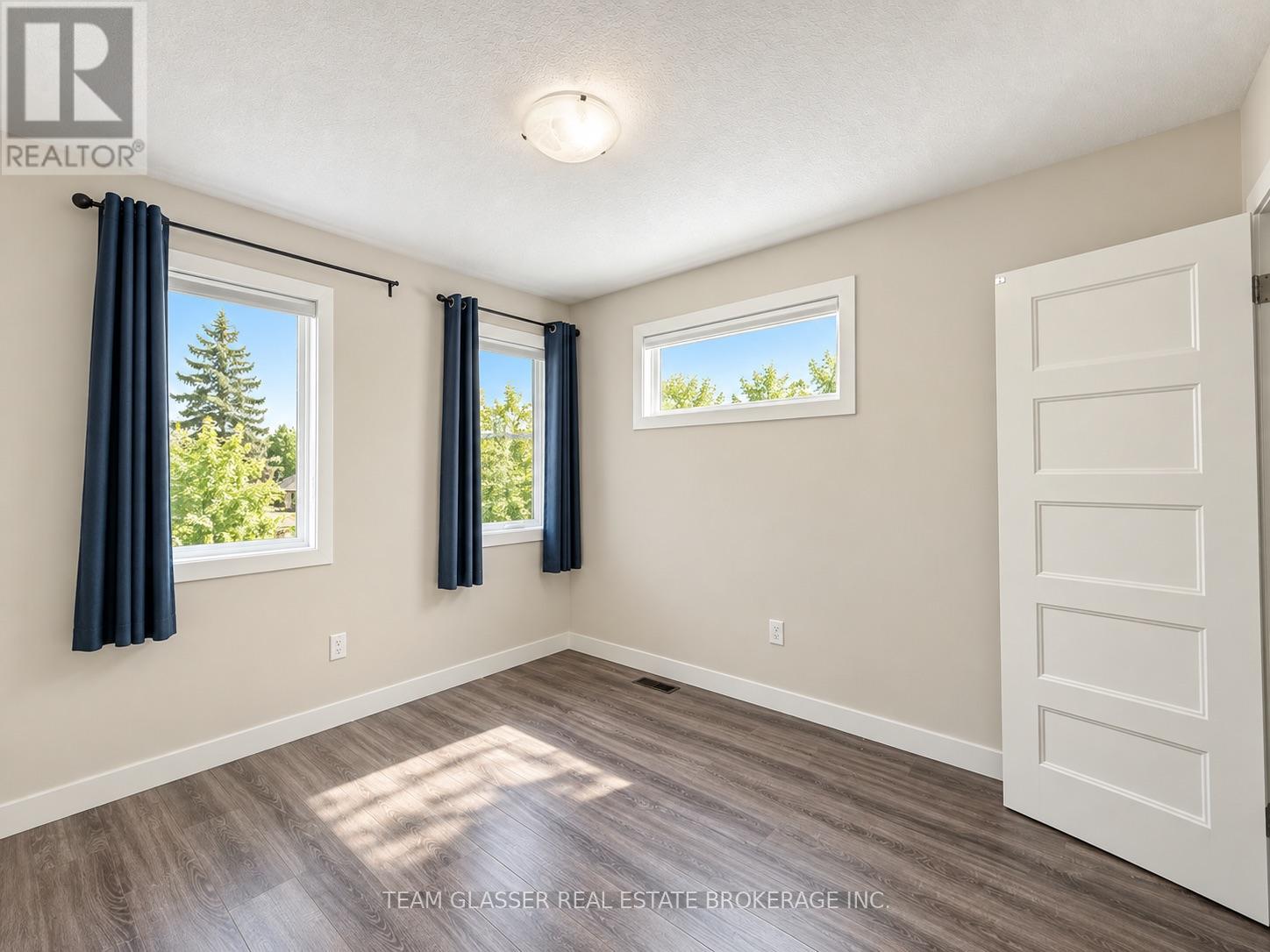 963 - 963 West Village Square, London North, Ontario  N6H 0J7 - Photo 5 - X13808454