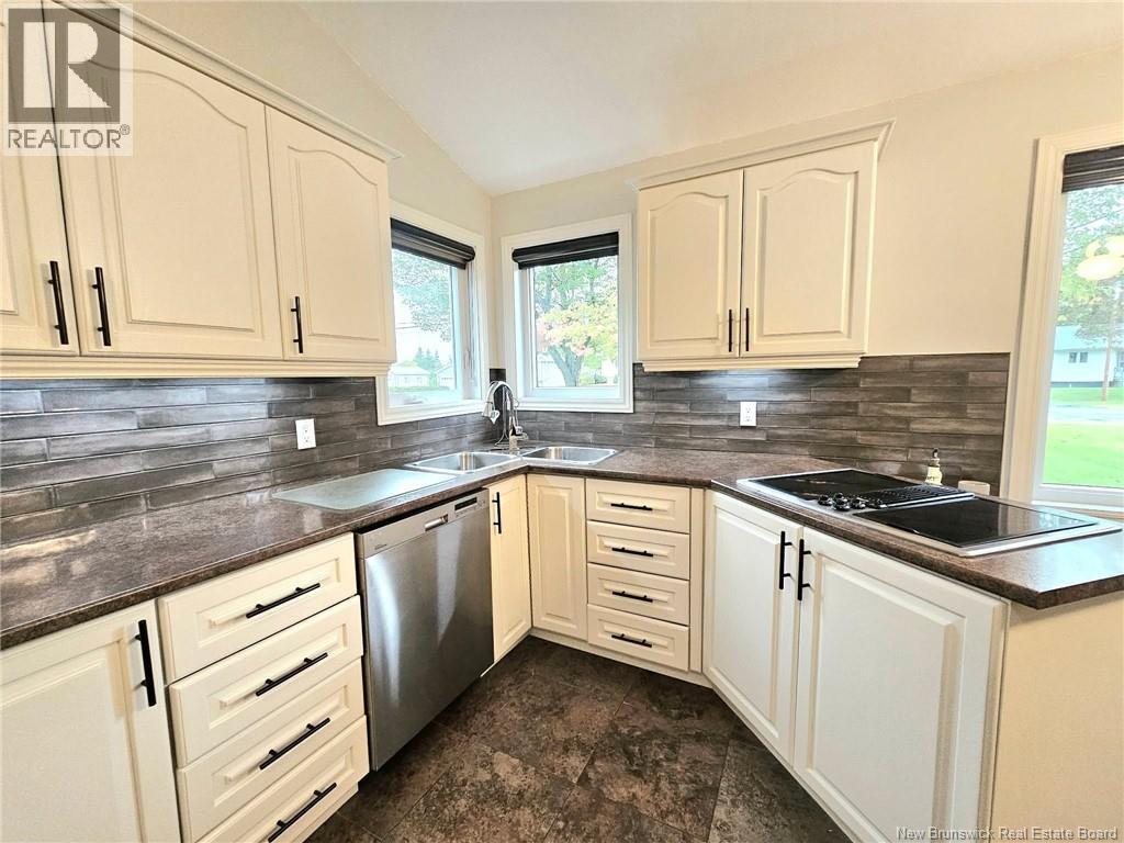 251 Landry, Beresford, New Brunswick  E8K 1G9 - Photo 19 - NB148226