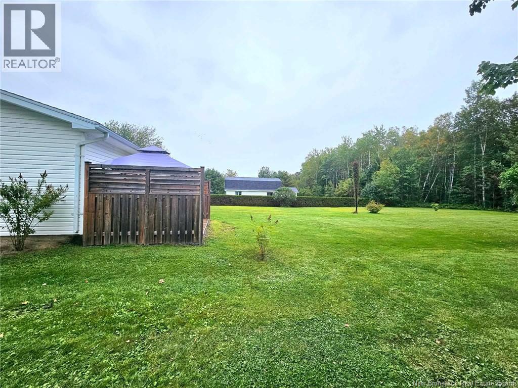 251 Landry, Beresford, New Brunswick  E8K 1G9 - Photo 11 - NB148226