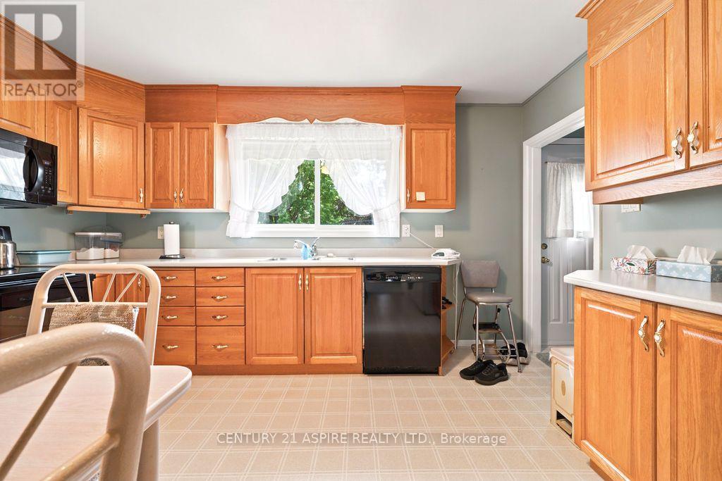 13 Herman Street, Petawawa, Ontario  K8H 1W1 - Photo 14 - X13808374