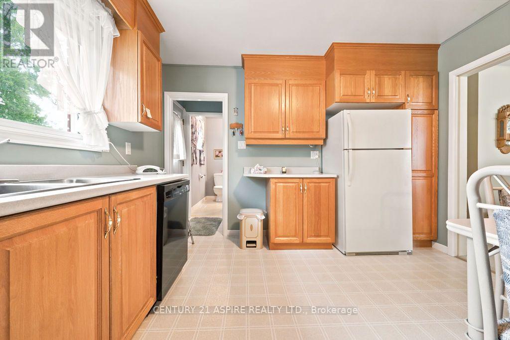 13 Herman Street, Petawawa, Ontario  K8H 1W1 - Photo 15 - X13808374