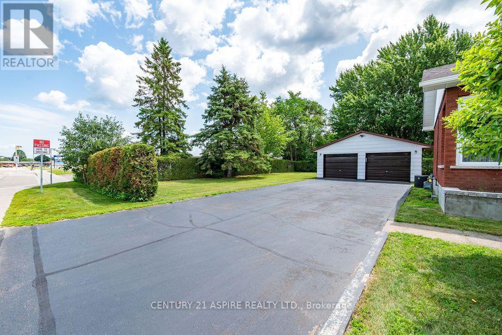 13 Herman Street, Petawawa, Ontario  K8H 1W1 - Photo 37 - X13808374