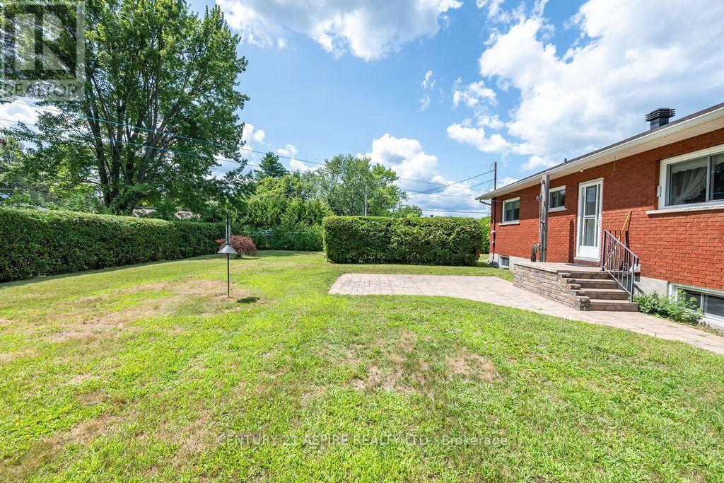 13 Herman Street, Petawawa, Ontario  K8H 1W1 - Photo 39 - X13808374