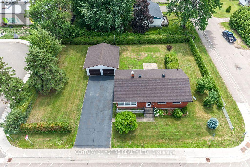 13 Herman Street, Petawawa, Ontario  K8H 1W1 - Photo 43 - X13808374