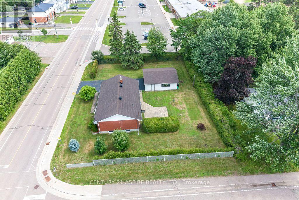 13 Herman Street, Petawawa, Ontario  K8H 1W1 - Photo 46 - X13808374