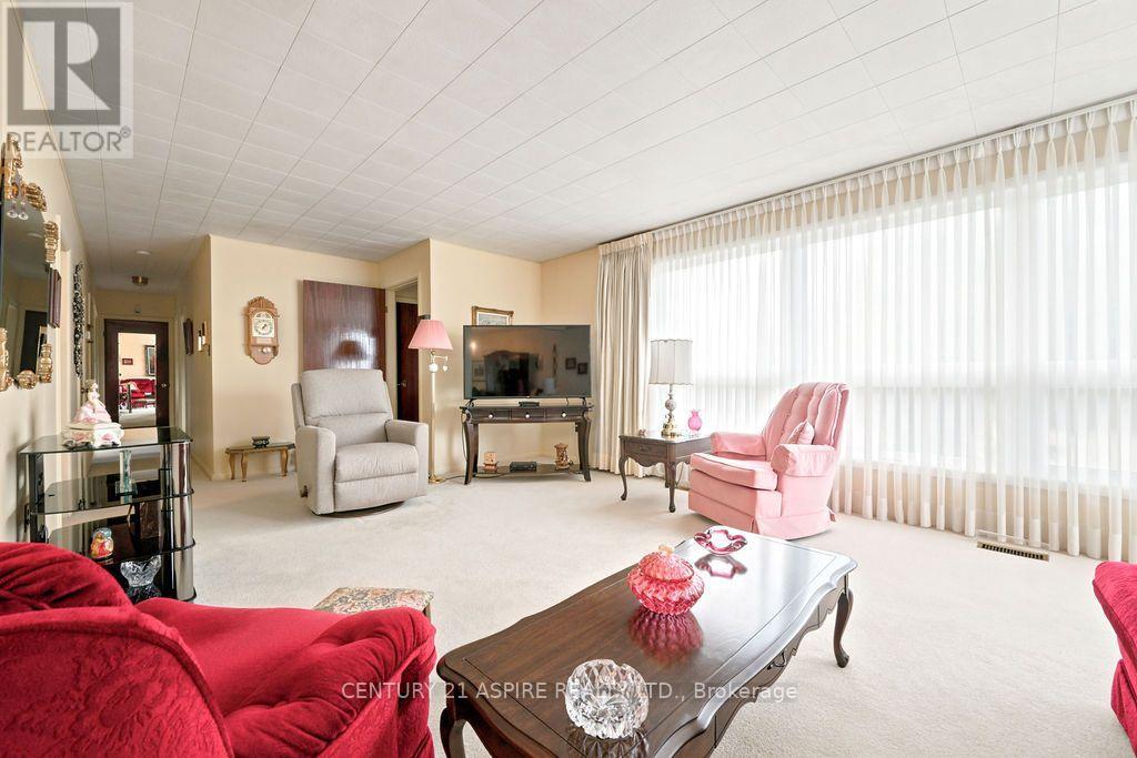 13 Herman Street, Petawawa, Ontario  K8H 1W1 - Photo 7 - X13808374