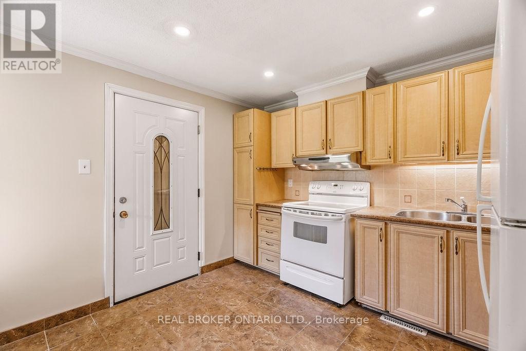 1127 Avignon Court, Ottawa, Ontario  K1C 2M2 - Photo 7 - X13808372