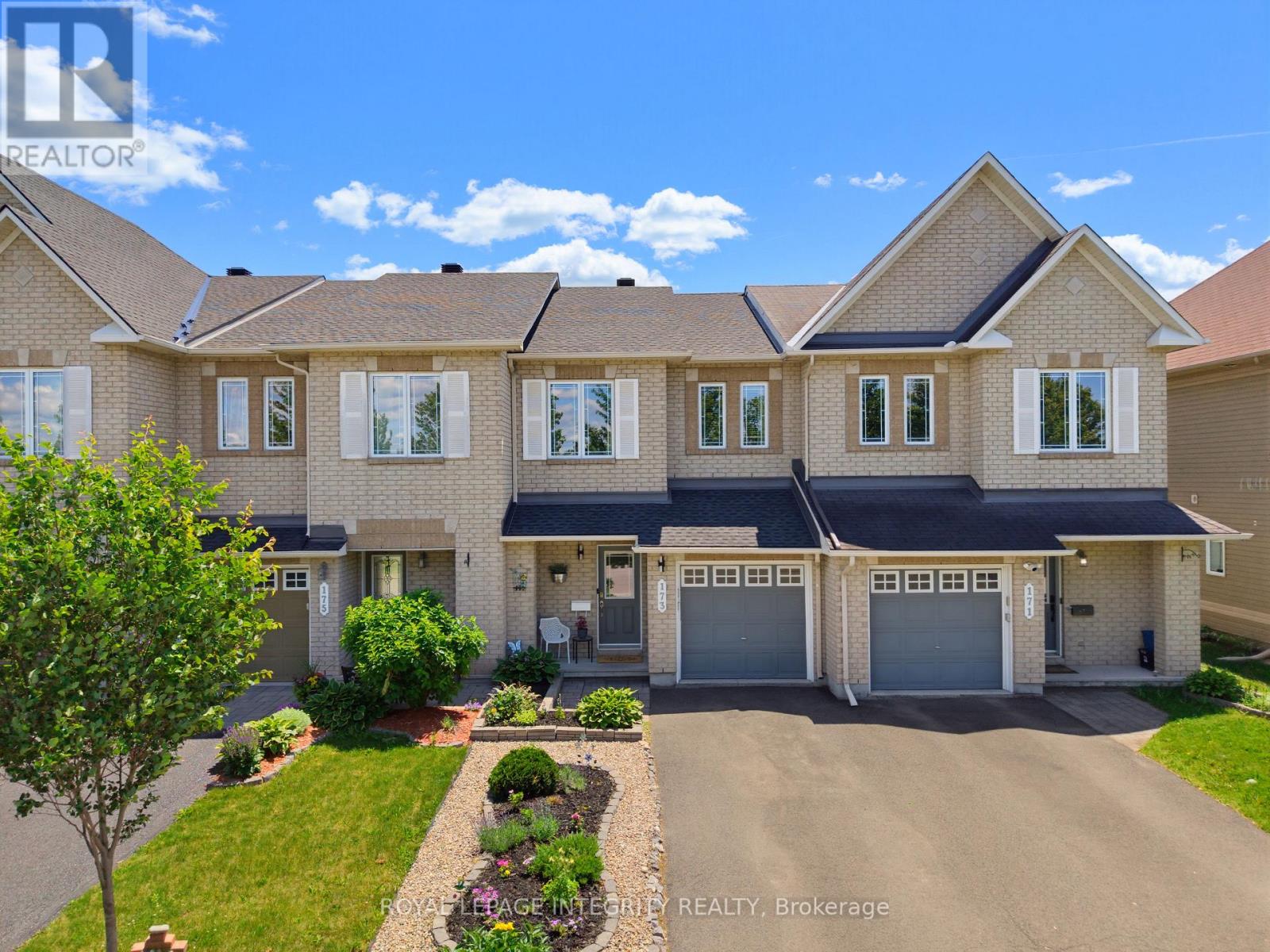 173 SILVERMOON CRESCENT, Ottawa, Ontario