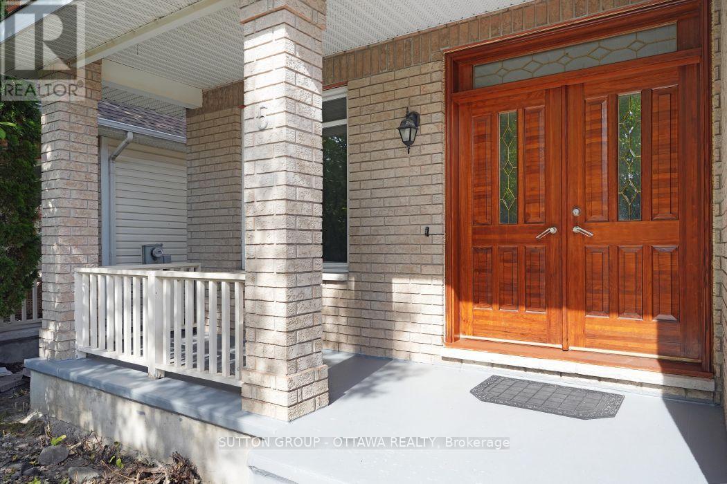 5 Escade Drive, Ottawa, Ontario K2G 6R9 - Photo 2 - X13808414