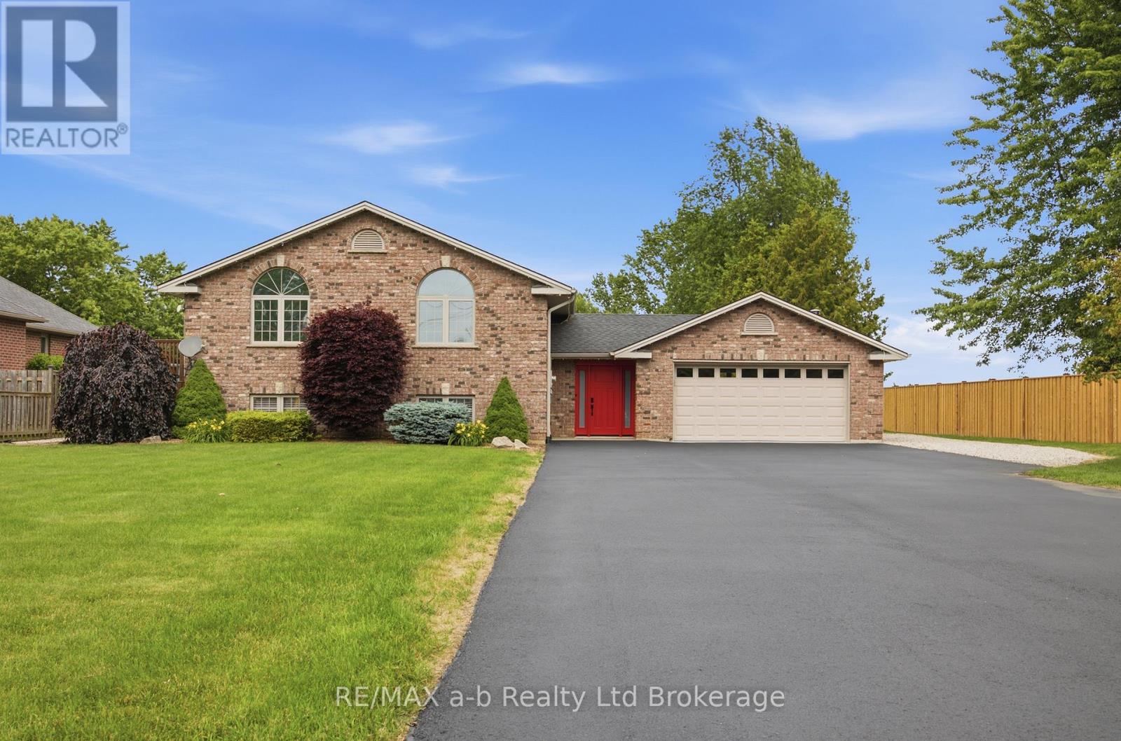 6744 Hacienda Road, Malahide, Ontario  N5H 2R5 - Photo 1 - X13808210