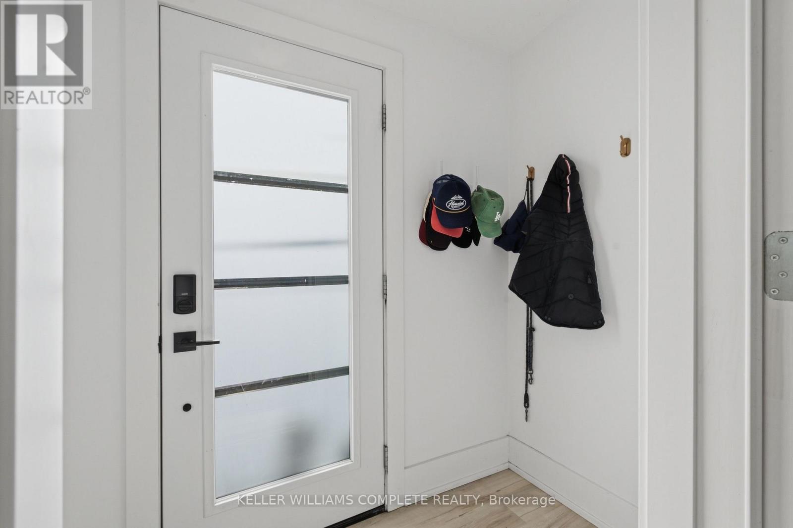 409 Ontario Street, Grimsby (Grimsby Beach), Ontario L3M 3H6 - Photo 3 - X13808270