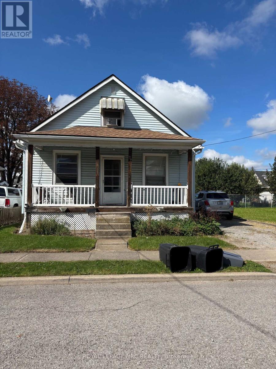 37 BATTLE STREET, Thorold, Ontario