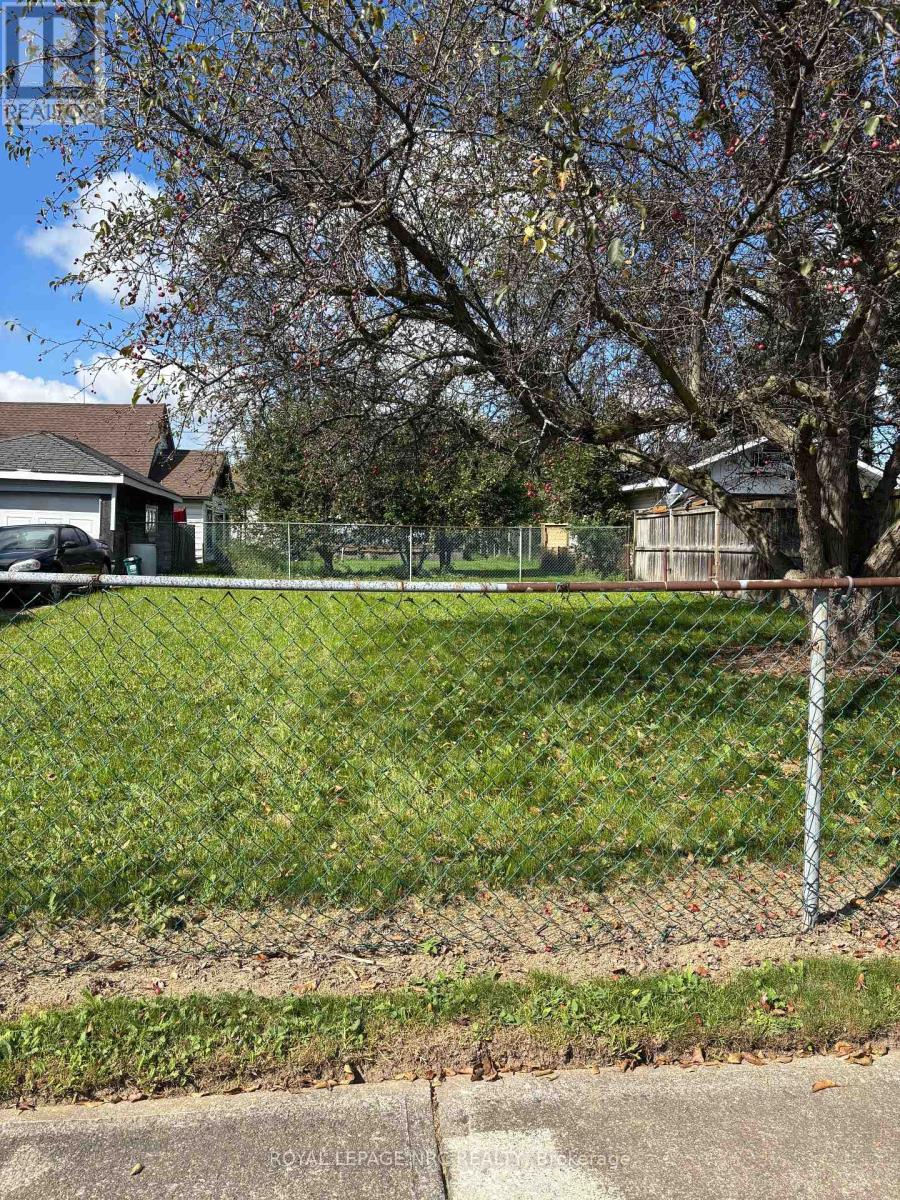 37 Battle Street, Thorold, Ontario  L2V 3W4 - Photo 3 - X13808298
