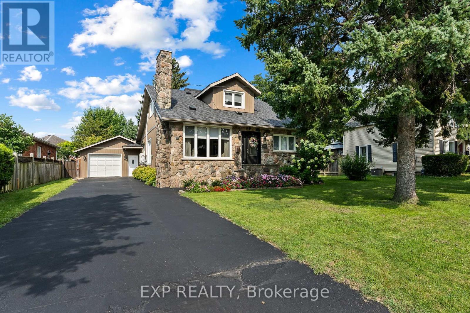 2753 St Paul Avenue, Niagara Falls, Ontario  L2J 2L3 - Photo 3 - X13808314