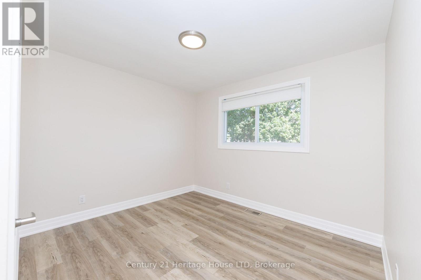 Upper - 37 Coronation Boulevard, St. Catharines, Ontario  L2S 2V2 - Photo 10 - X13808496
