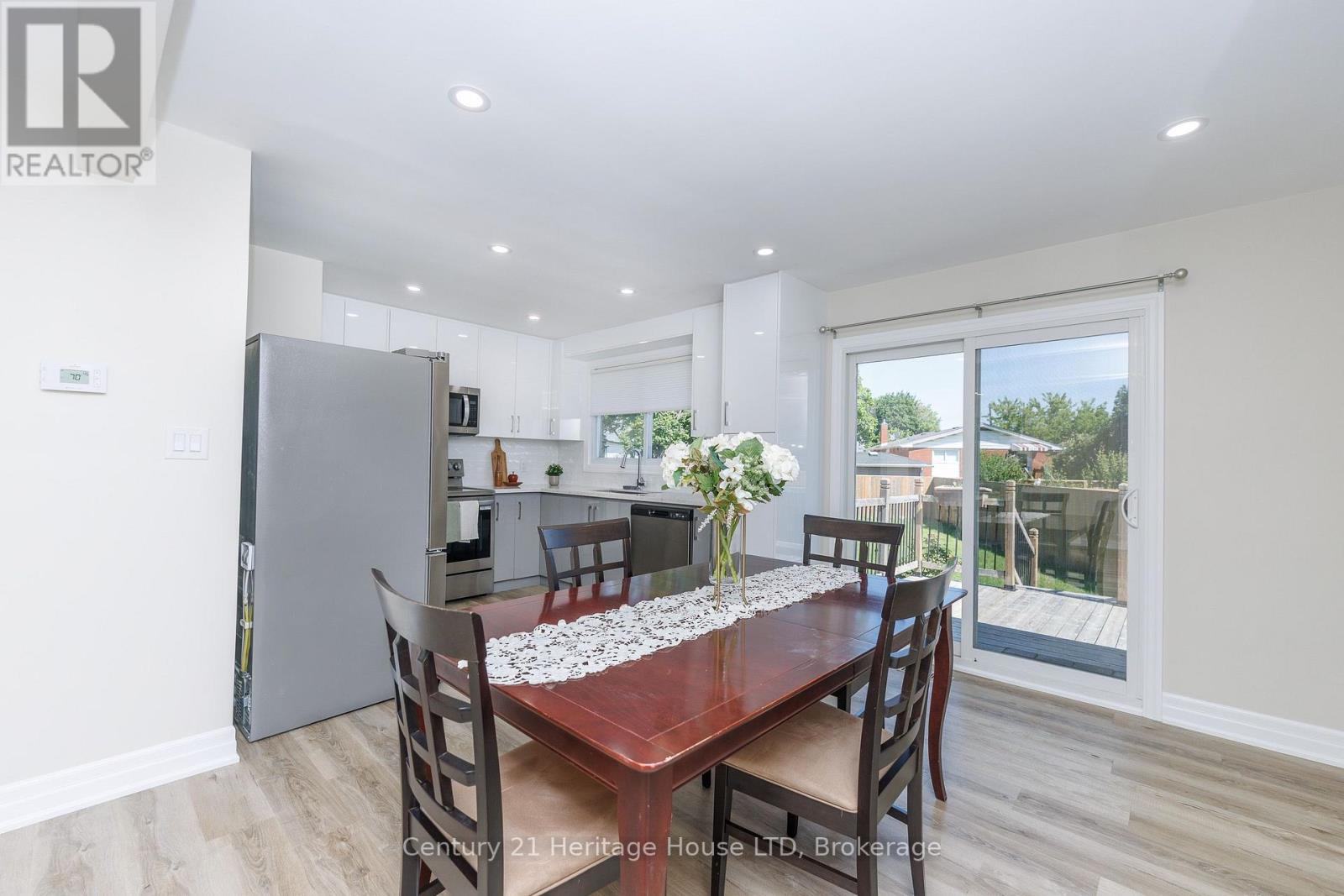 Upper - 37 Coronation Boulevard, St. Catharines, Ontario  L2S 2V2 - Photo 5 - X13808496