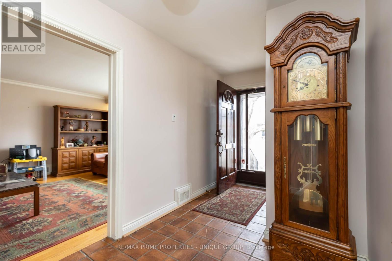 173 Ridley Boulevard, Toronto, Ontario  M5M 3M4 - Photo 3 - C13808256