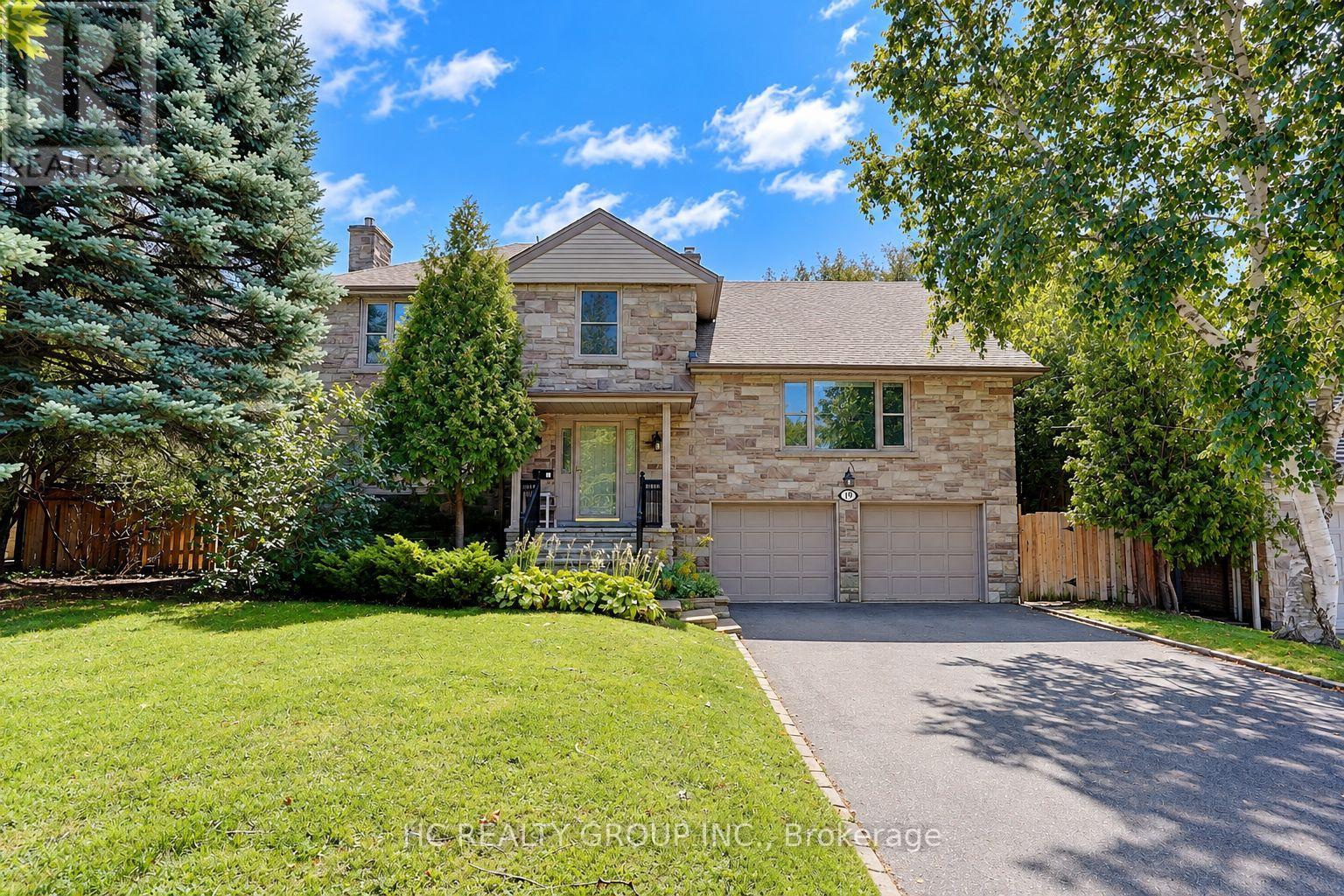 19 LOWER LINKS ROAD, Toronto, Ontario