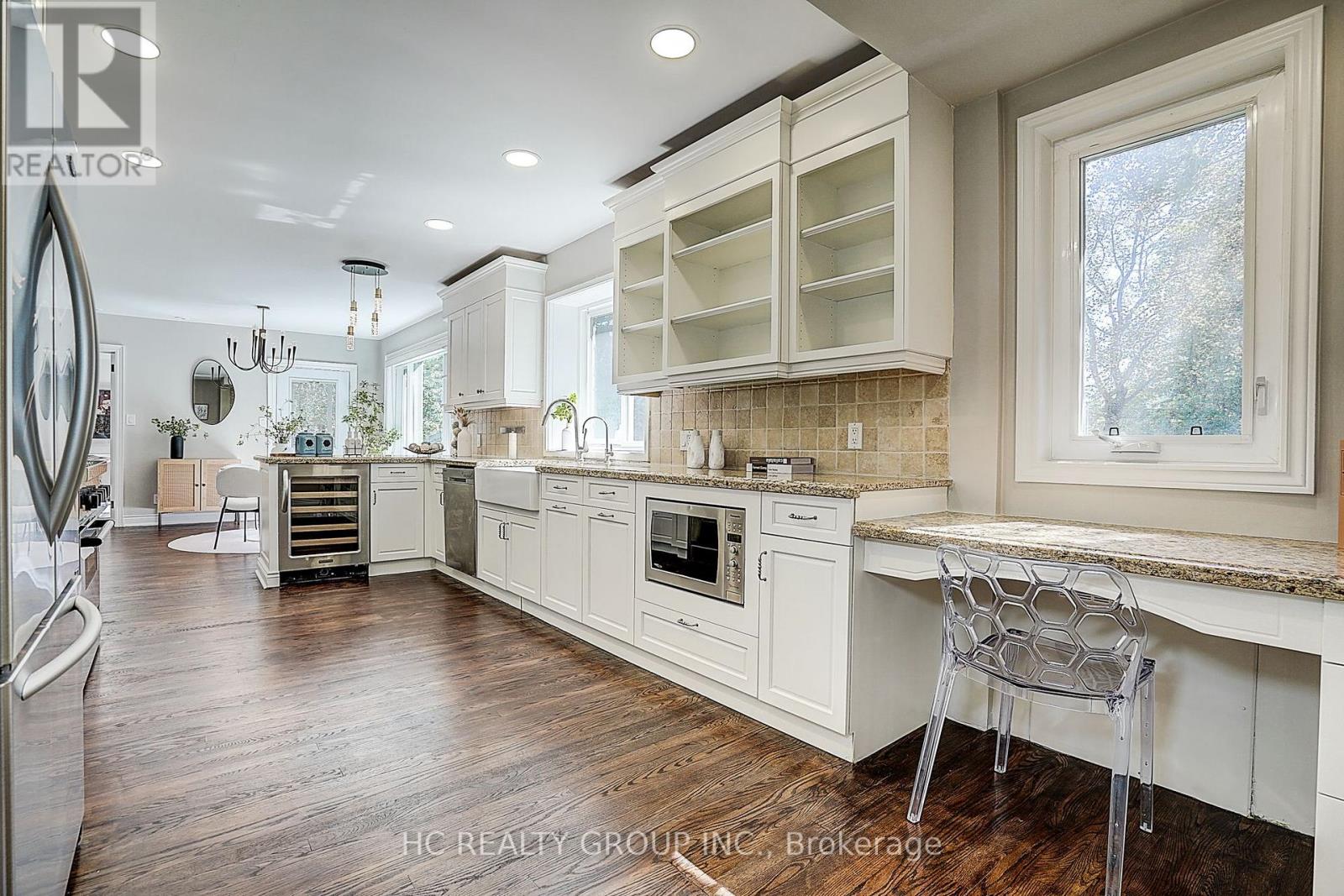 19 Lower Links Road, Toronto, Ontario  M2P 1H5 - Photo 16 - C13808274