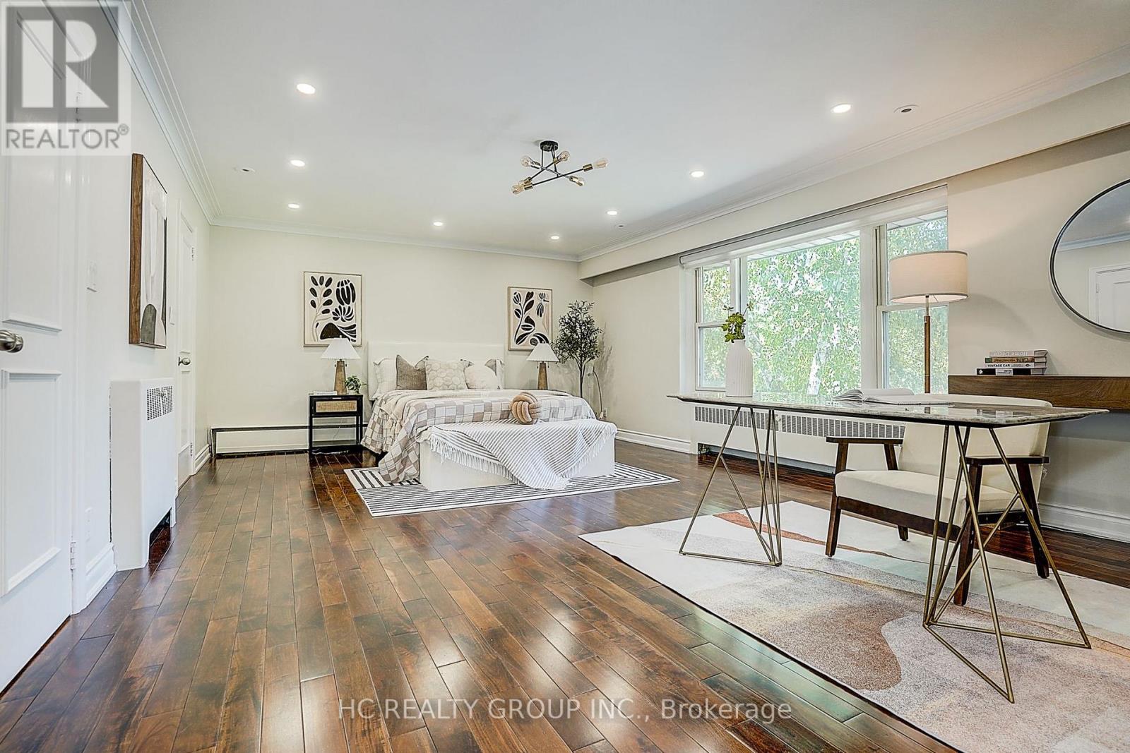 19 Lower Links Road, Toronto, Ontario  M2P 1H5 - Photo 19 - C13808274