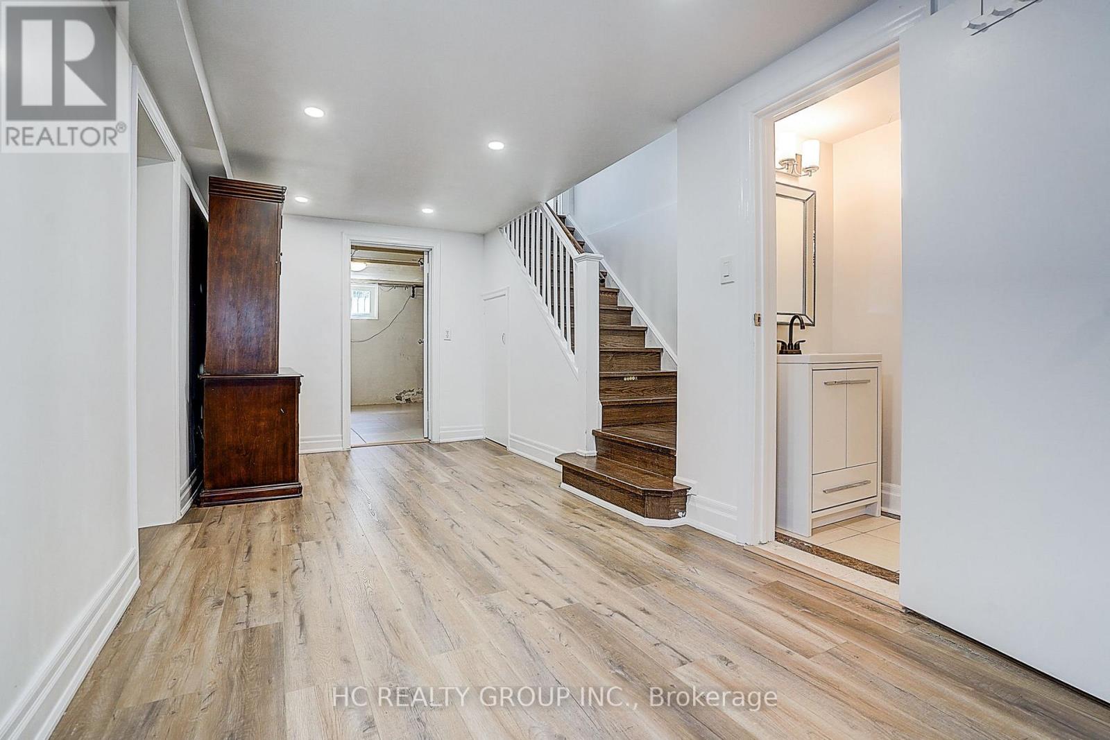 19 Lower Links Road, Toronto, Ontario  M2P 1H5 - Photo 40 - C13808274