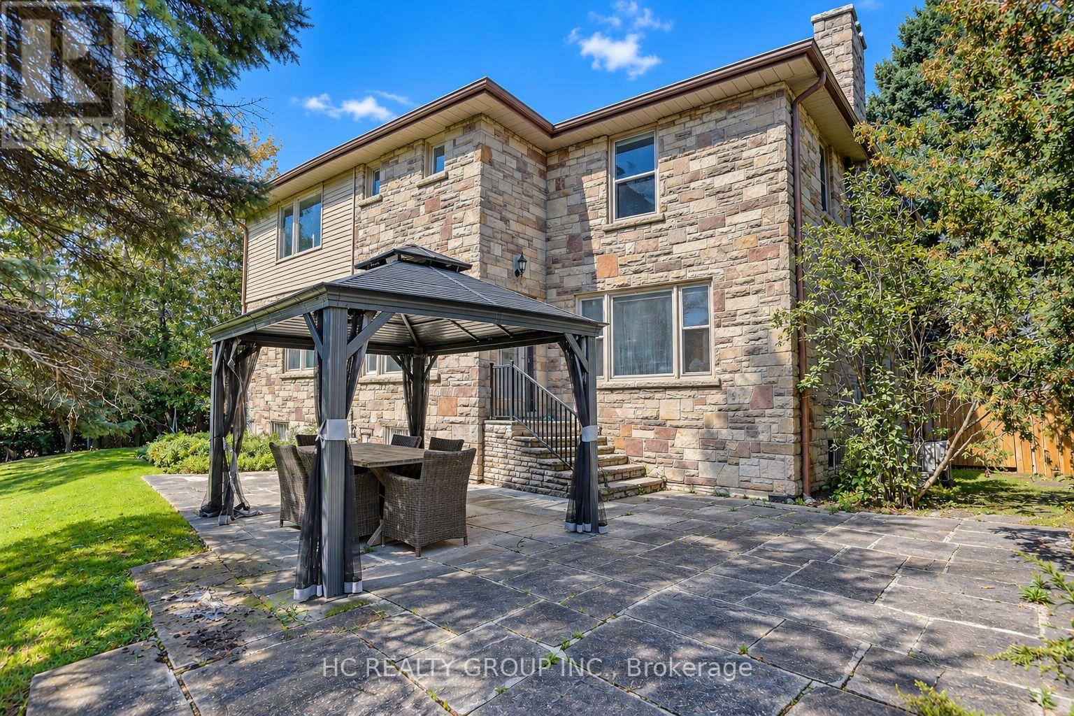 19 Lower Links Road, Toronto, Ontario  M2P 1H5 - Photo 41 - C13808274