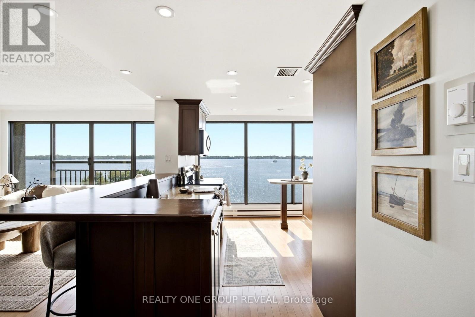 702 - 65 Harbour Square, Toronto, Ontario  M5J 2L4 - Photo 17 - C13808354