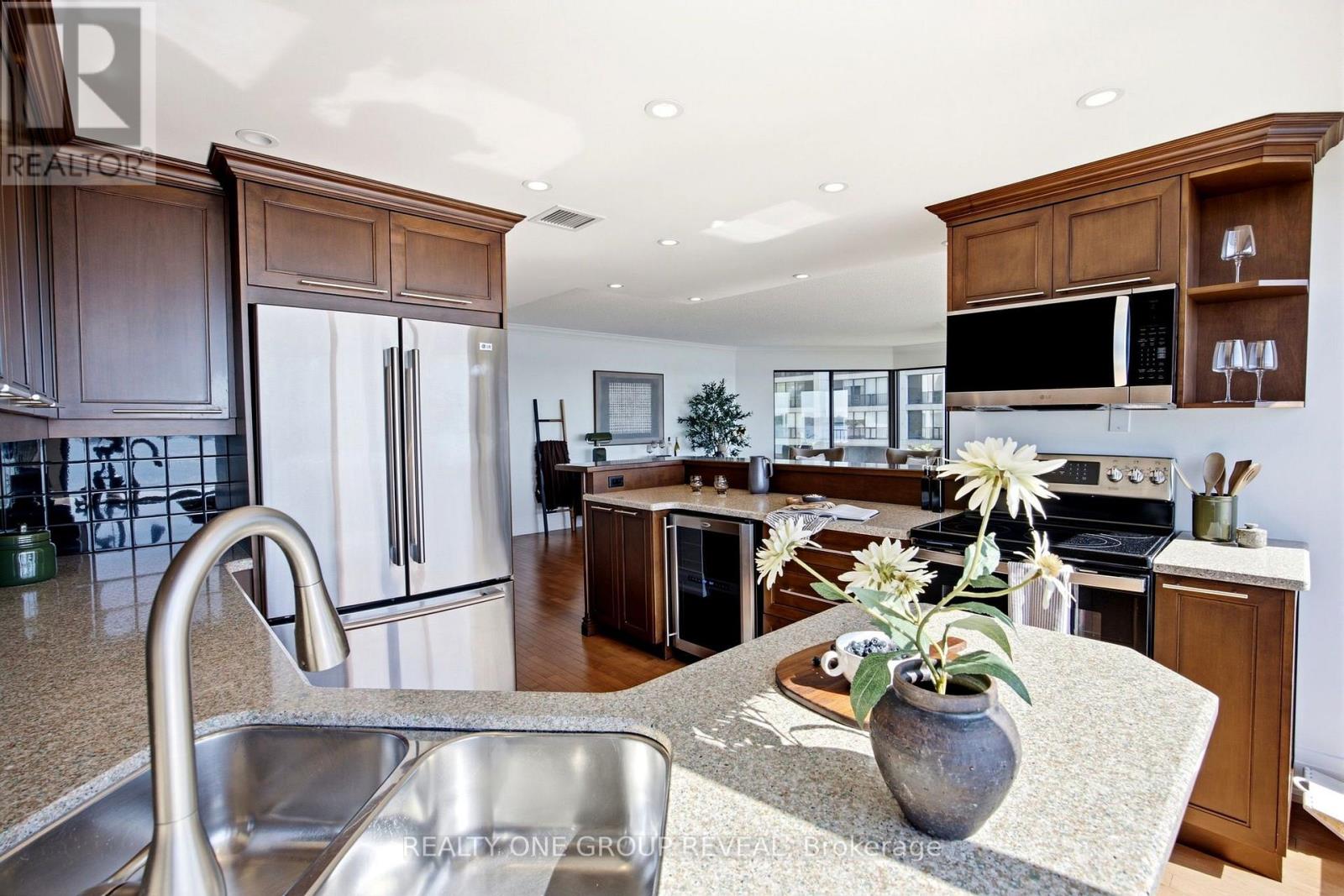 702 - 65 Harbour Square, Toronto, Ontario  M5J 2L4 - Photo 22 - C13808354