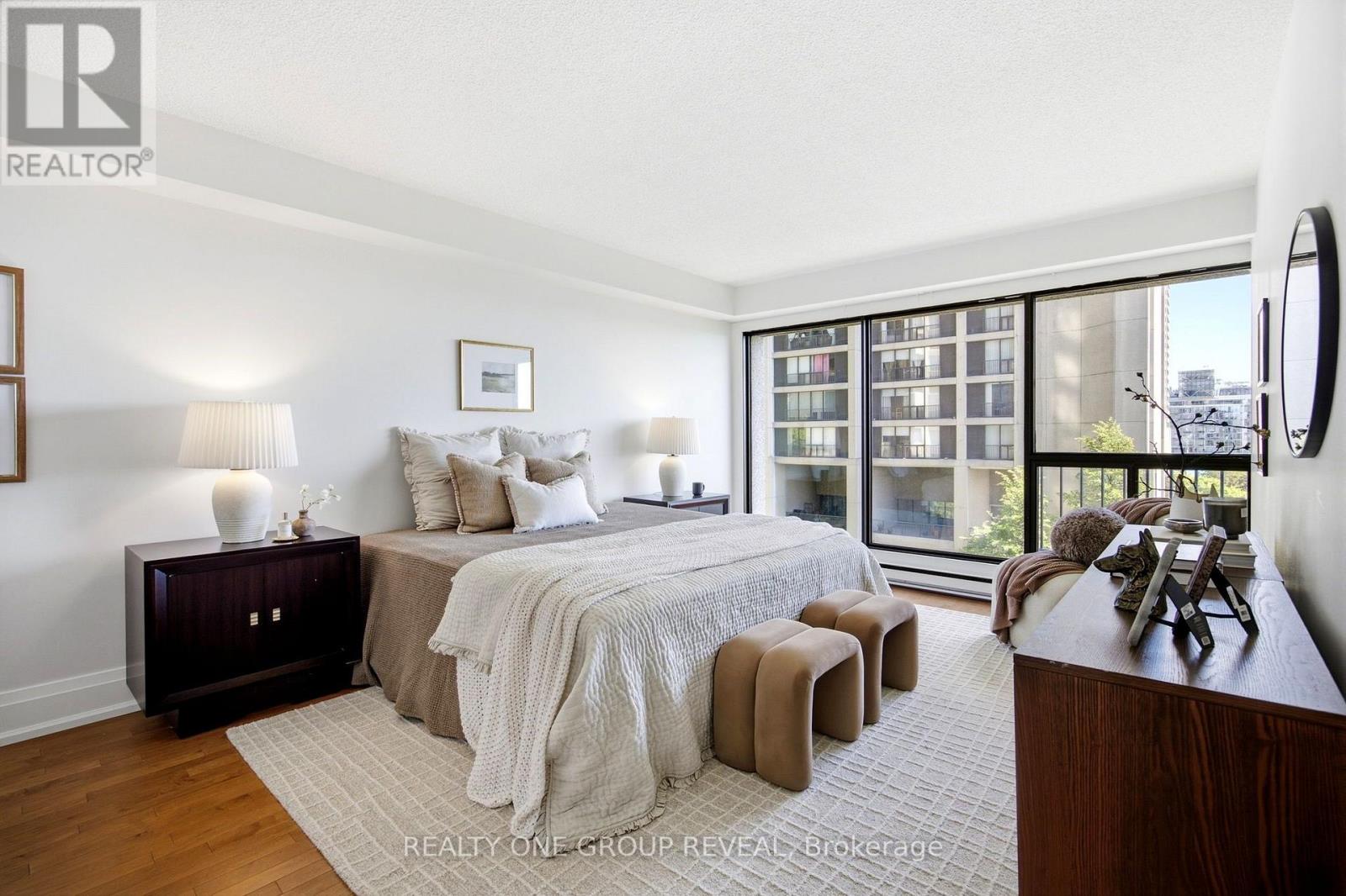 702 - 65 Harbour Square, Toronto, Ontario  M5J 2L4 - Photo 25 - C13808354