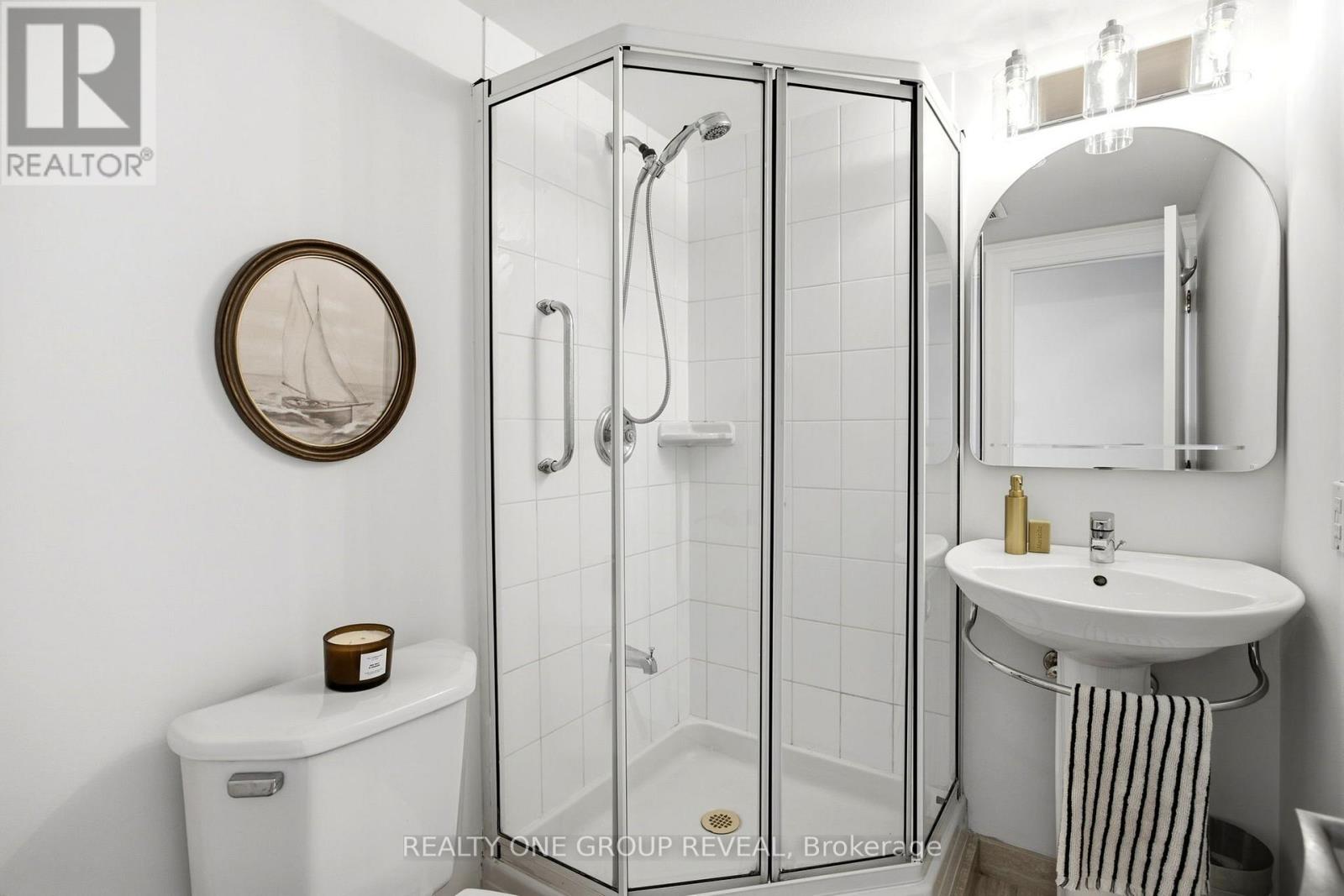 702 - 65 Harbour Square, Toronto, Ontario  M5J 2L4 - Photo 32 - C13808354