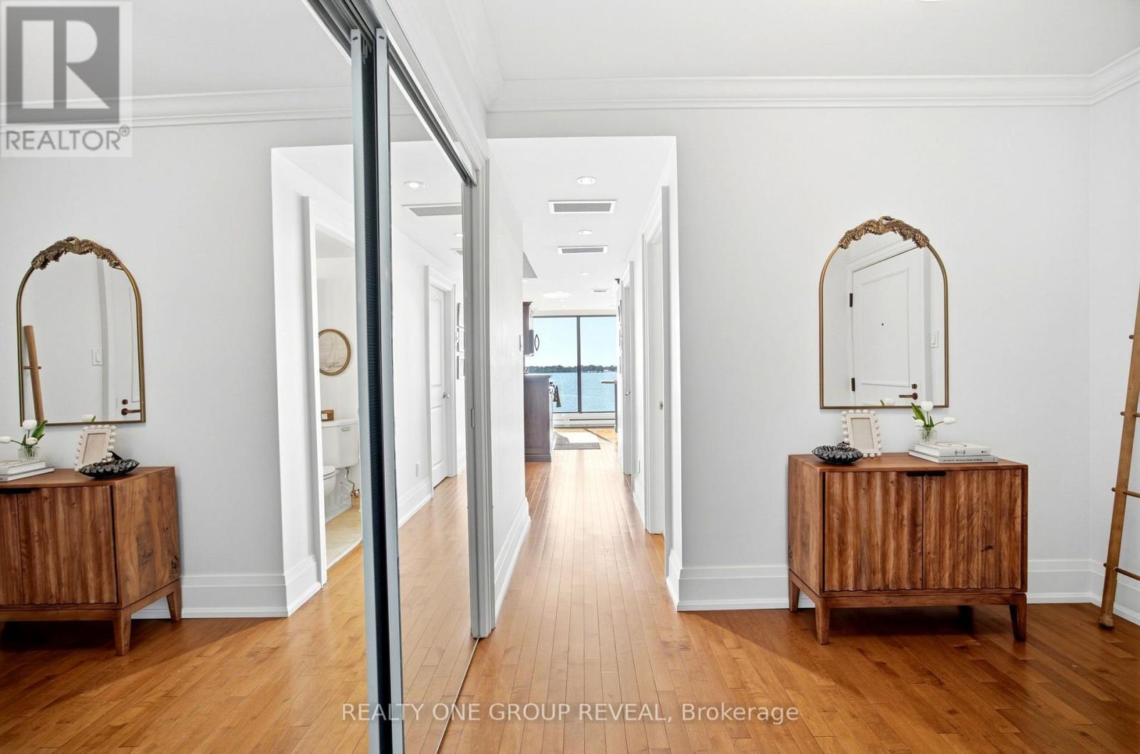702 - 65 Harbour Square, Toronto, Ontario  M5J 2L4 - Photo 4 - C13808354