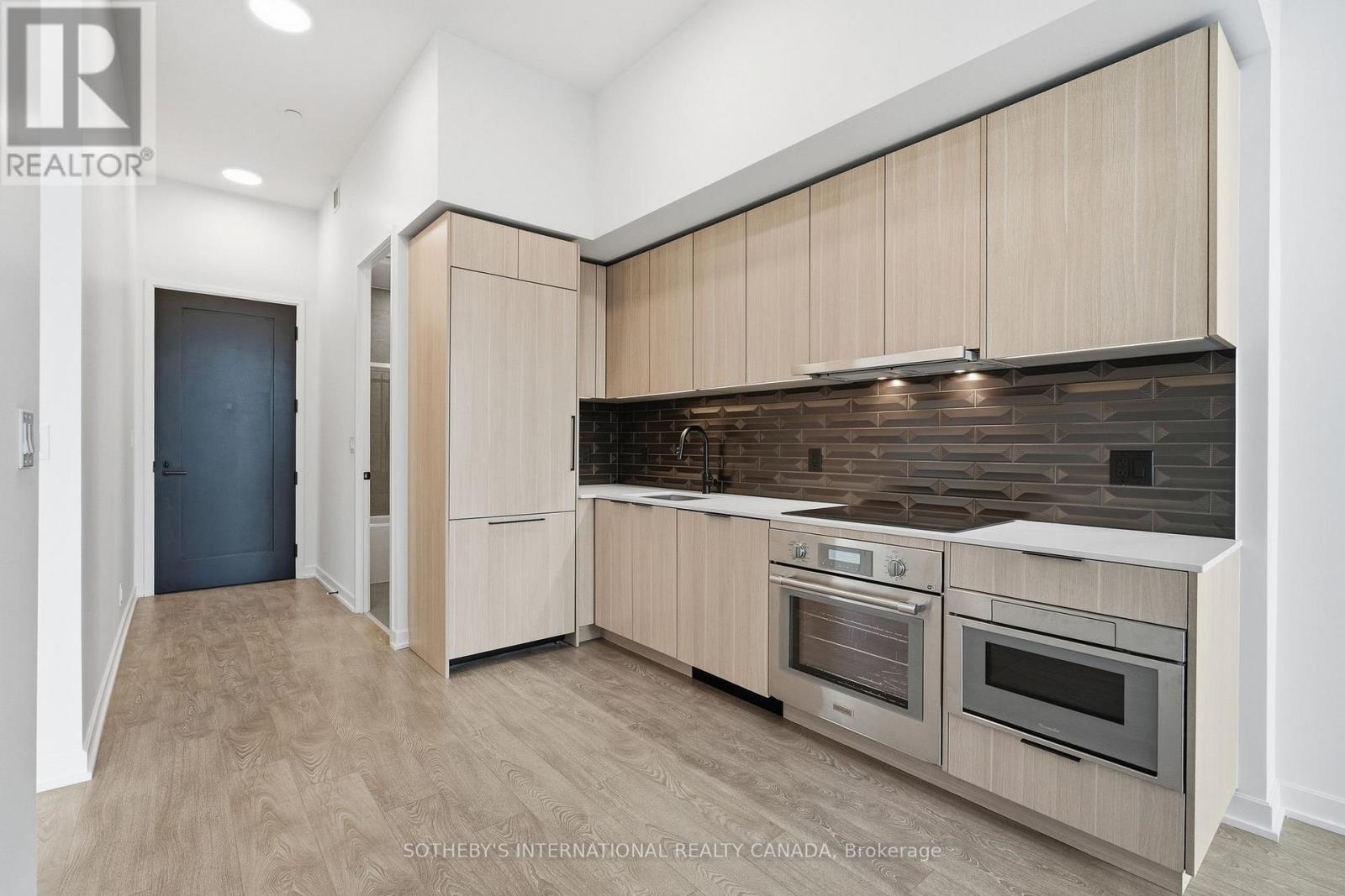 PH14 - 88 BATHURST STREET