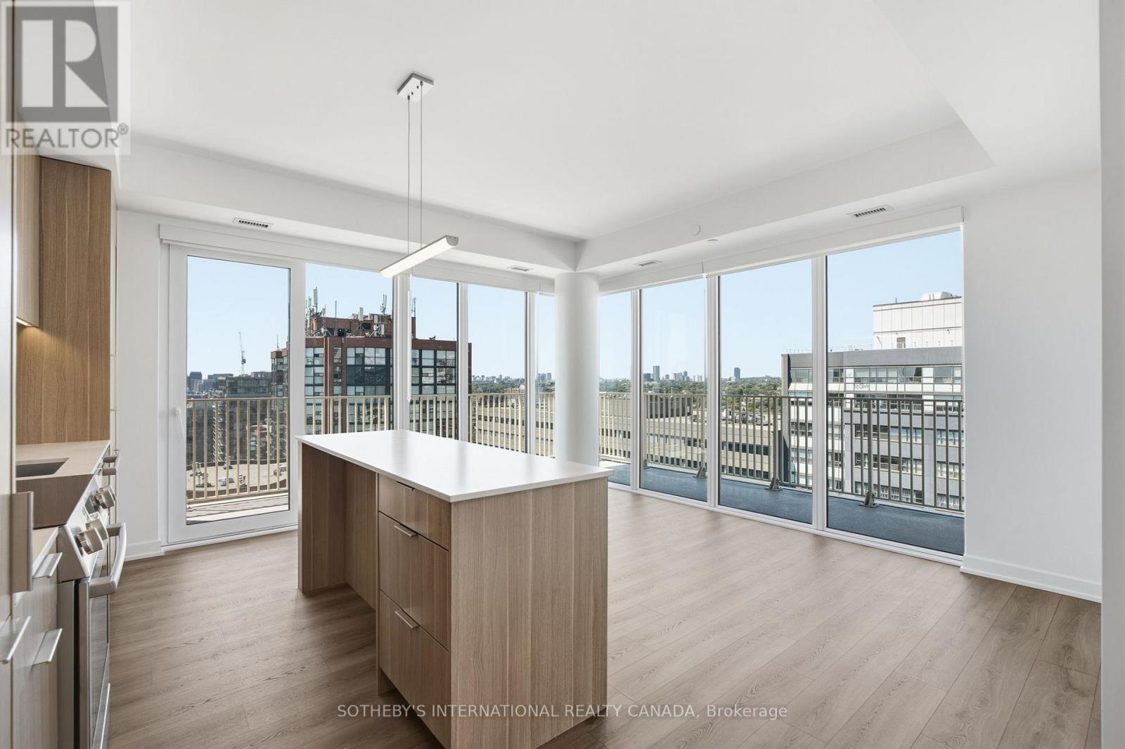 1703 - 88 Bathurst Street, Toronto, Ontario  M5V 0W8 - Photo 2 - C13808426