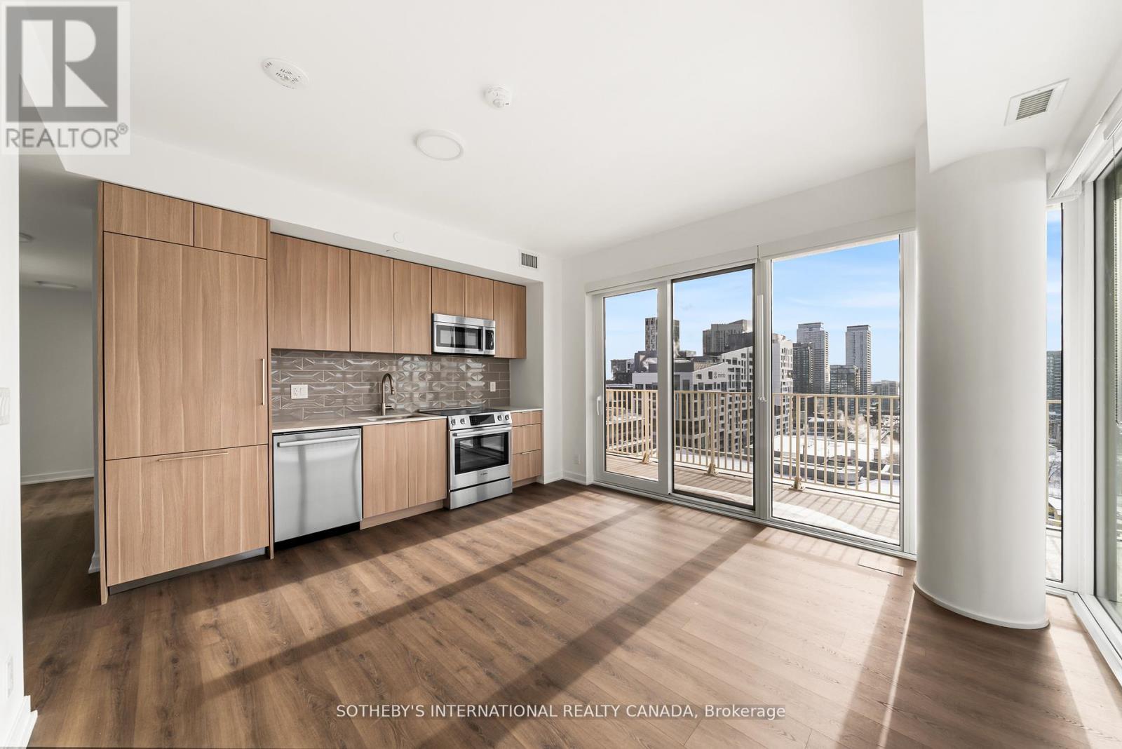 1217 - 88 BATHURST STREET
