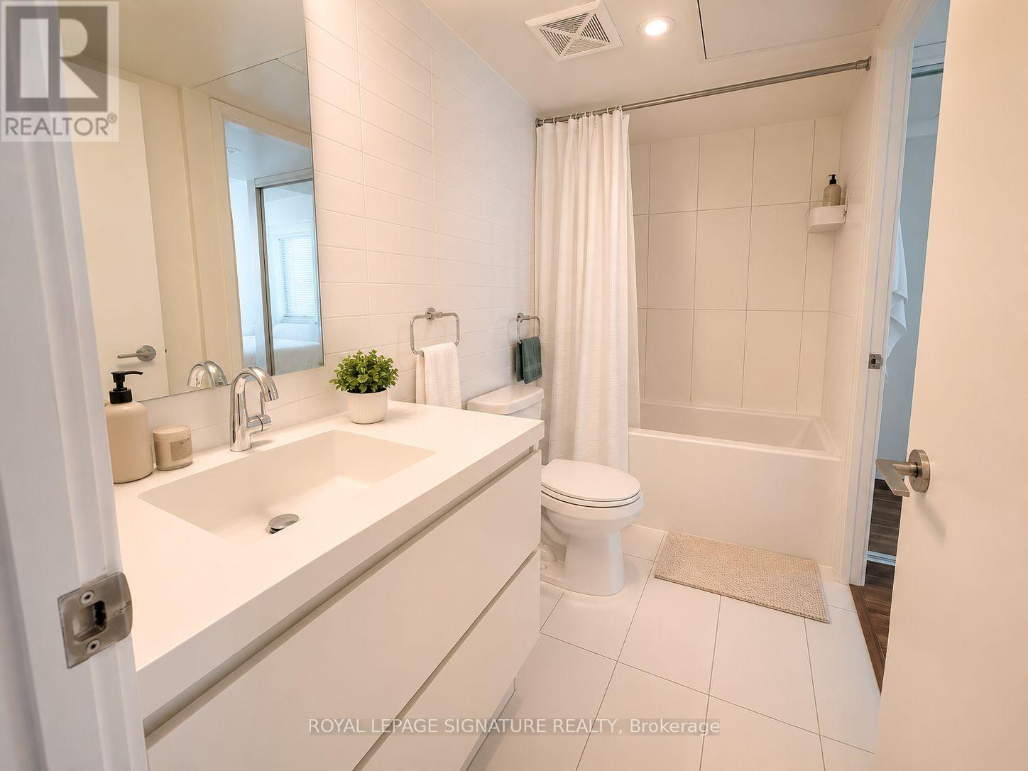 310 - 85 Queens Wharf Road, Toronto, Ontario  M5V 0J9 - Photo 11 - C13808452