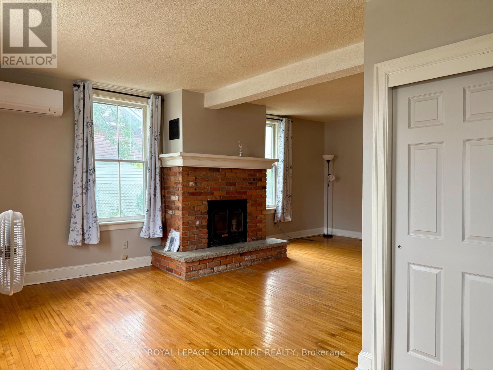 12 Hemlock Avenue, Oshawa, Ontario  L1H 1Y7 - Photo 2 - E13808276