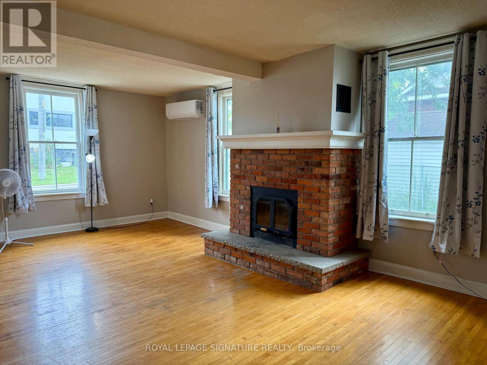 12 Hemlock Avenue, Oshawa, Ontario  L1H 1Y7 - Photo 3 - E13808276