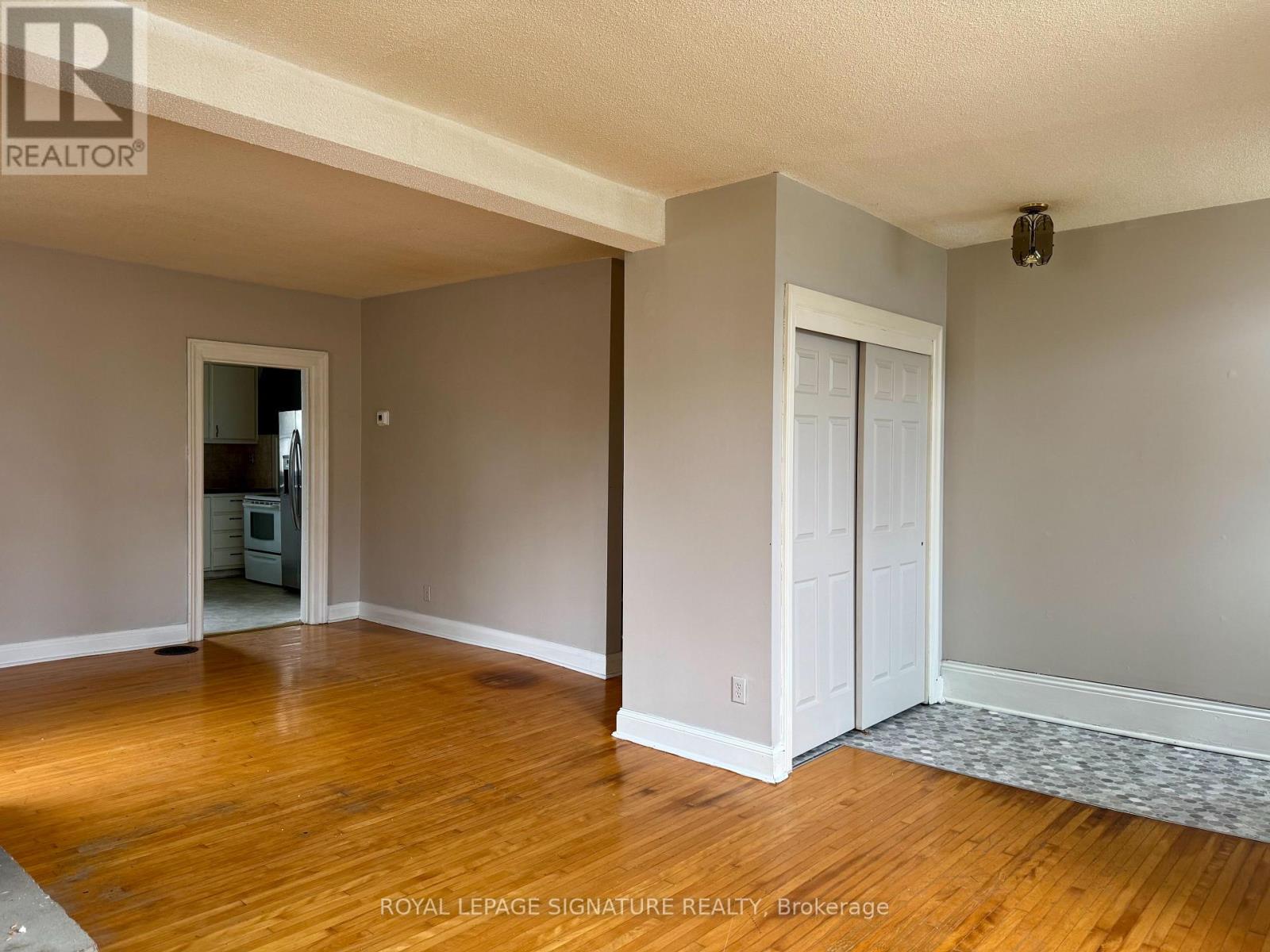12 Hemlock Avenue, Oshawa, Ontario  L1H 1Y7 - Photo 7 - E13808276