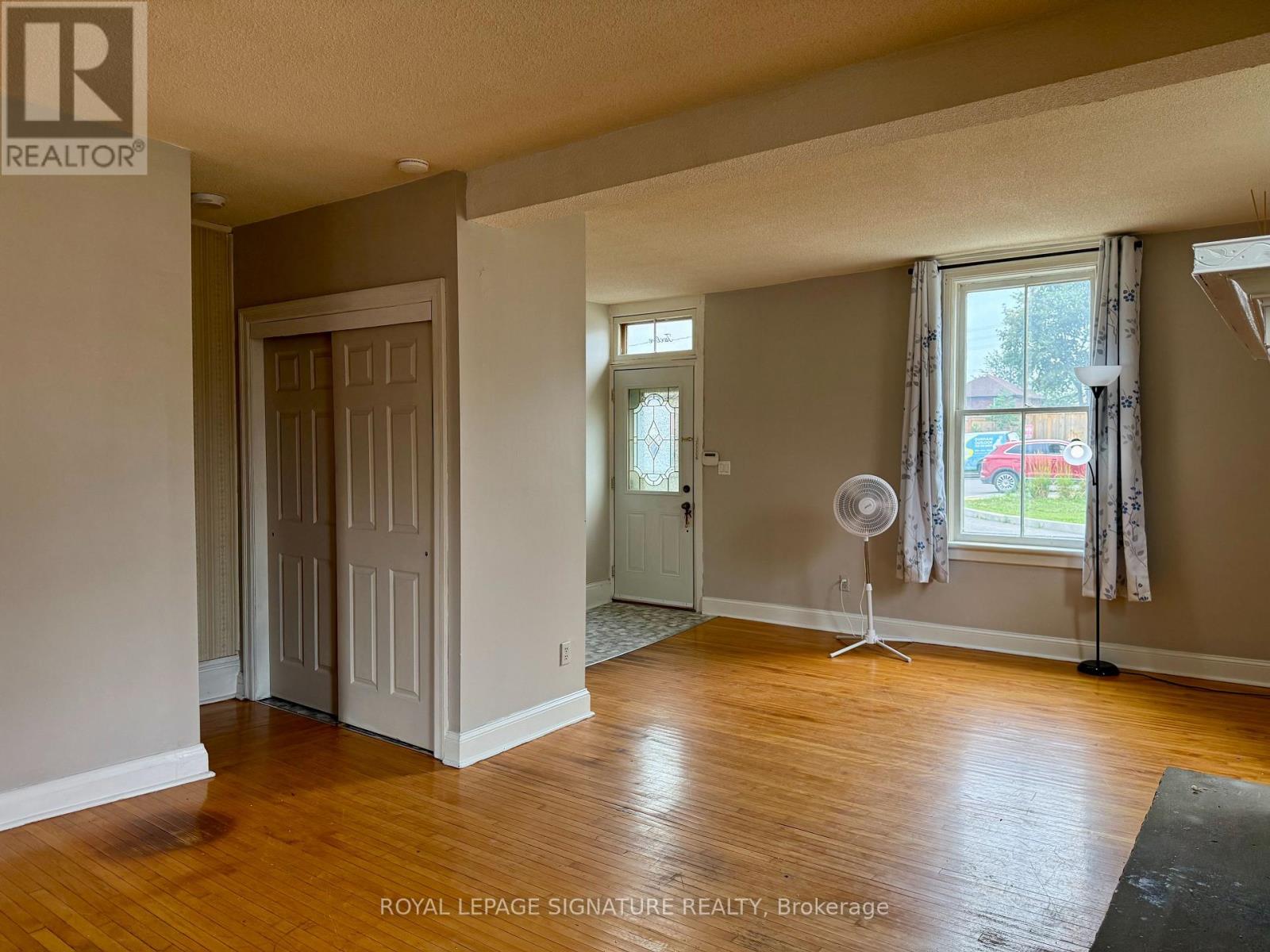 12 Hemlock Avenue, Oshawa, Ontario  L1H 1Y7 - Photo 9 - E13808276