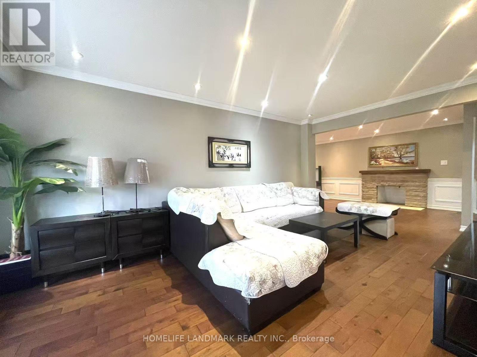 Upper - 15 Orangewood Crescent, Toronto, Ontario  M1W 1C5 - Photo 10 - E13808316