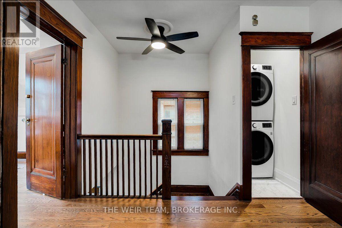 25 Oak Park Avenue, Toronto, Ontario  M4C 4L8 - Photo 16 - E13808350