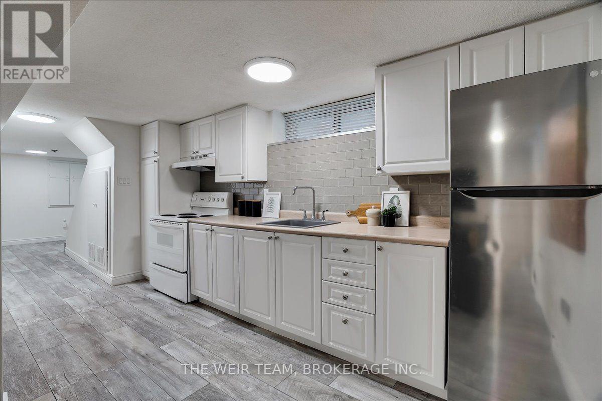 25 Oak Park Avenue, Toronto, Ontario  M4C 4L8 - Photo 28 - E13808350